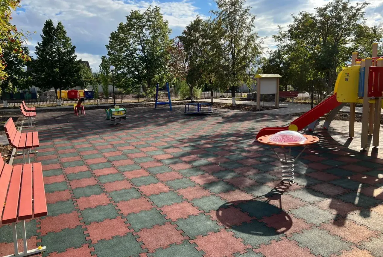 Сквер с игровой зоной